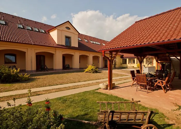 Bednaruv Dvur 3*